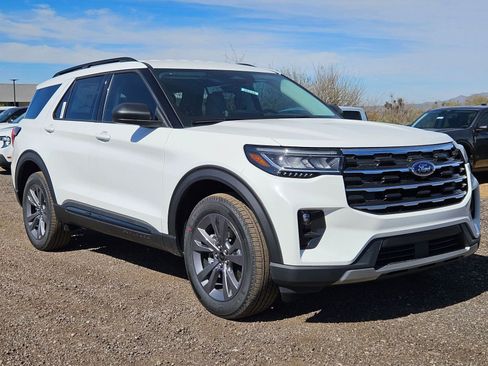 New 2026 Ford Explorer Active w/ Active Comfort Package image 3