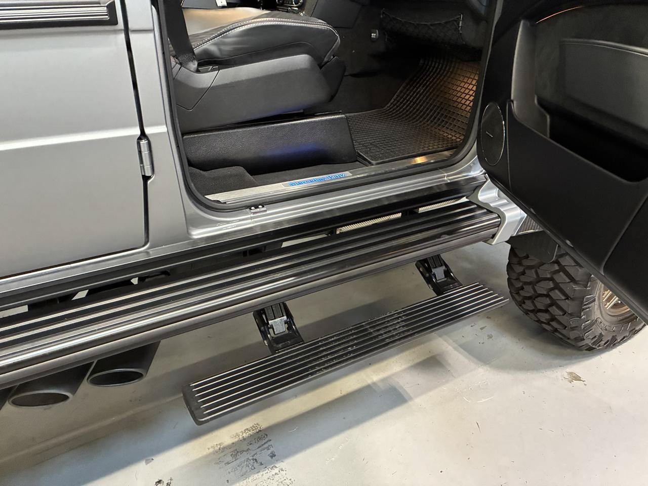 Used 2018 Mercedes-Benz G 550 Squared image 32