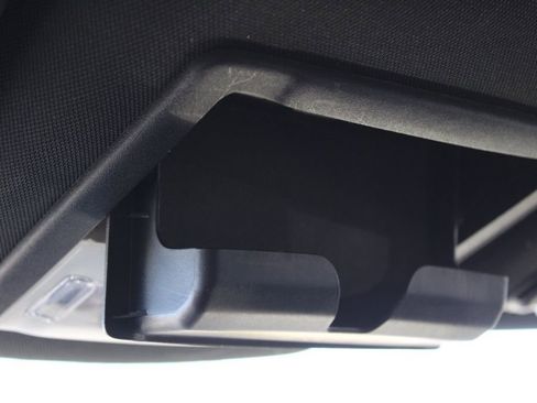 Used 2018 Ford Explorer XLT image 40