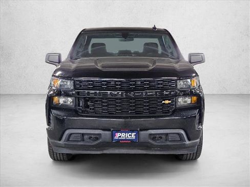 Used 2020 Chevrolet Silverado 1500 Custom w/ Custom Value Package image 3