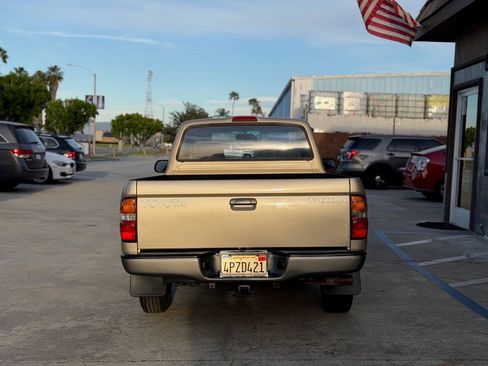 Used 2002 Toyota Tacoma 2WD Regular Cab image 9