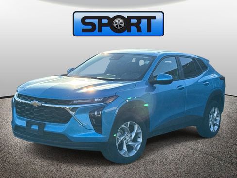 Used 2025 Chevrolet Trax LS w/ LS Convenience Package FWD image 1