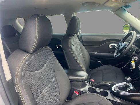 Used 2015 Kia Soul + FWD image 26