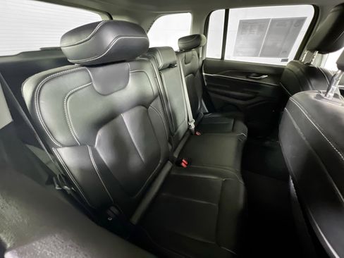 Used 2023 Jeep Grand Cherokee Limited w/ Black Appearance Package RWD image 26