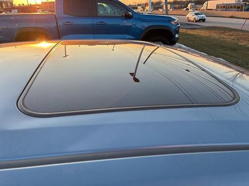 Used 2020 Toyota Corolla SE w/ SE Premium Package image 17