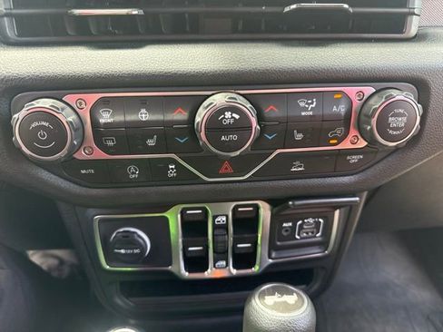 Used 2025 Jeep Wrangler Unlimited Sport AWD/4WD image 34