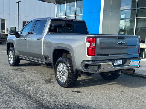 Used 2024 Chevrolet Silverado 2500 LTZ w/ LTZ Convenience Package image 3