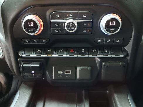 Used 2022 GMC Sierra 1500 SLT w/ SLT Premium Plus Package AWD/4WD image 37