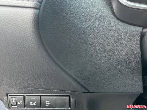 Certified 2026 Toyota Corolla Cross XLE w/ Convenience Package FWD image 32