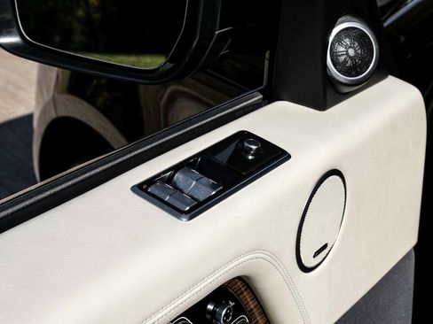 Used 2019 Land Rover Range Rover Long Wheelbase Supercharged image 42