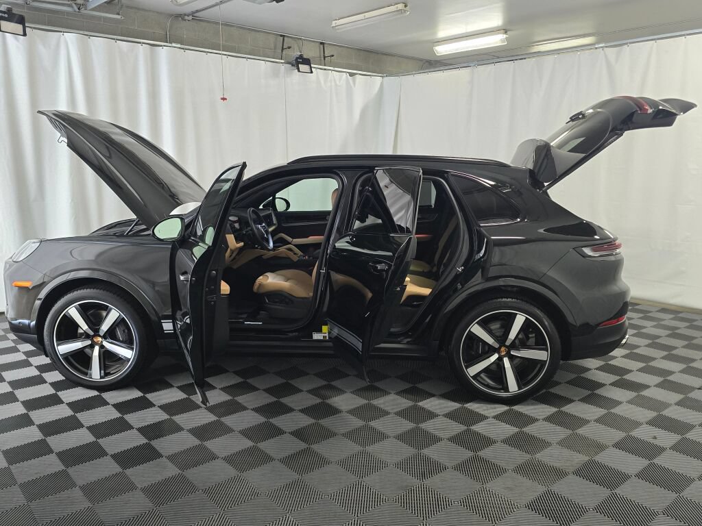 Certified 2026 Porsche Cayenne AWD/4WD image 14
