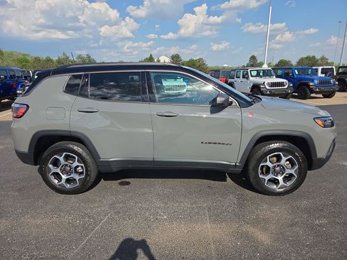 Used 2022 Jeep Compass Trailhawk w/ Trailhawk Convenience Group AWD/4WD image 8