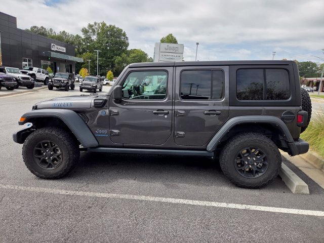 Used 2024 Jeep Wrangler Unlimited AWD/4WD image 3
