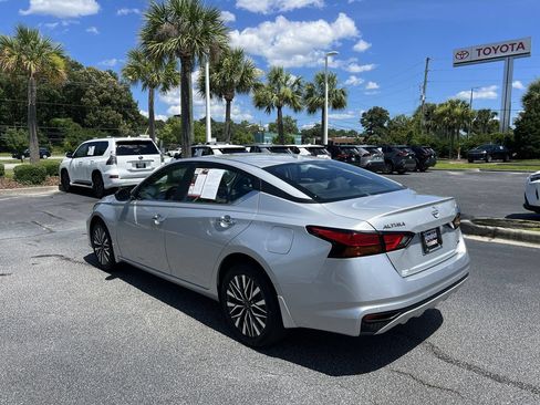 Used 2024 Nissan Altima 2.5 SV AWD/4WD image 8