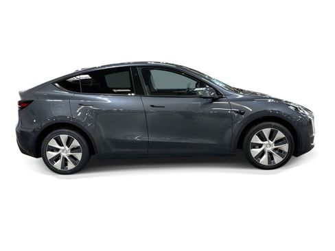 Certified 2023 Tesla Model Y Long Range AWD/4WD image 7