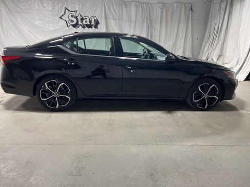 Used 2025 Nissan Altima 2.5 SR image 8