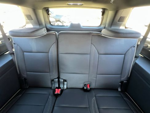 New 2026 Chevrolet Suburban Premier image 23