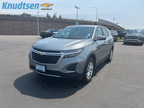 Used 2024 Chevrolet Equinox LT AWD/4WD image 3