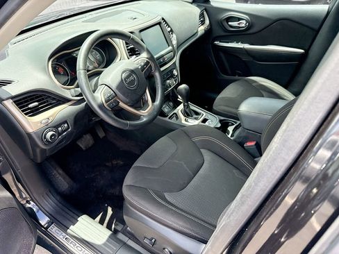 Used 2016 Jeep Cherokee Latitude w/ Safety/Convenience Group FWD image 25