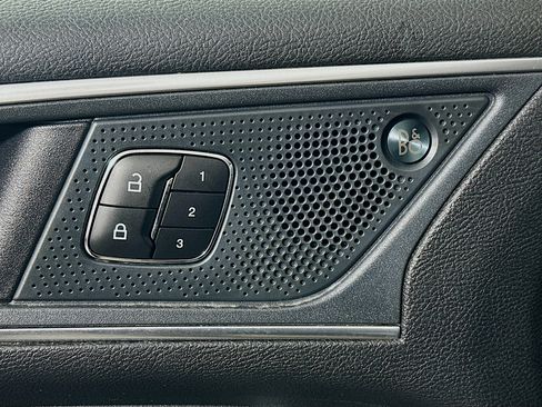 Used 2024 Ford Edge Titanium image 18