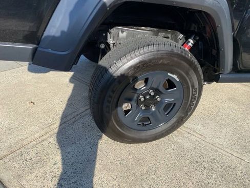 Used 2021 Jeep Gladiator Sport w/ Auxiliary Switch Group image 11