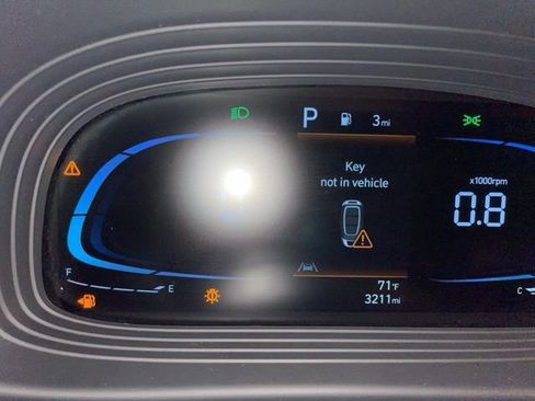 Used 2025 Hyundai Venue Limited image 9