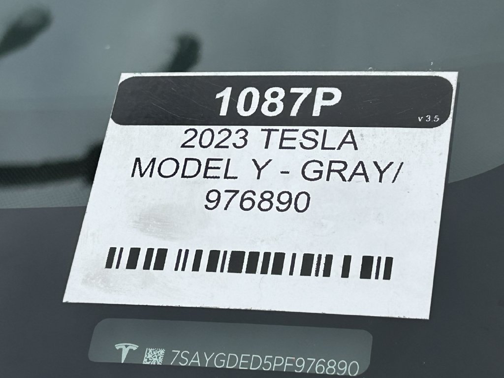 Used 2023 Tesla Model Y 2WD image 30
