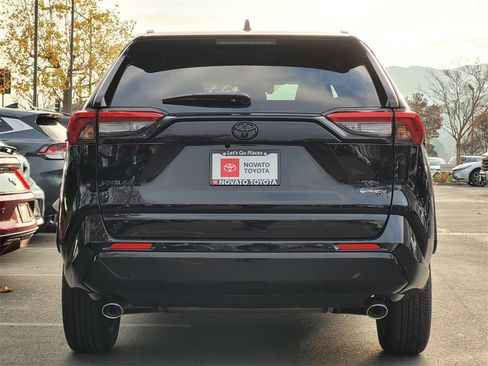 New 2025 Toyota RAV4 SE image 5