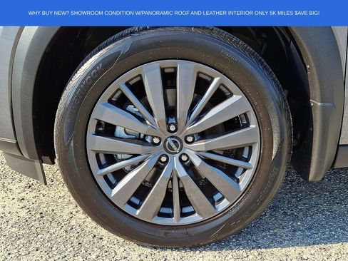 Used 2025 Nissan Pathfinder SL w/ SL Premium Package AWD/4WD image 8