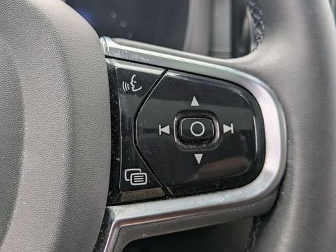 Certified 2023 Volvo XC60 T8 Ultimate AWD/4WD image 19