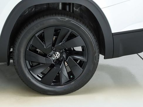 New 2026 Volkswagen Atlas SE FWD image 46