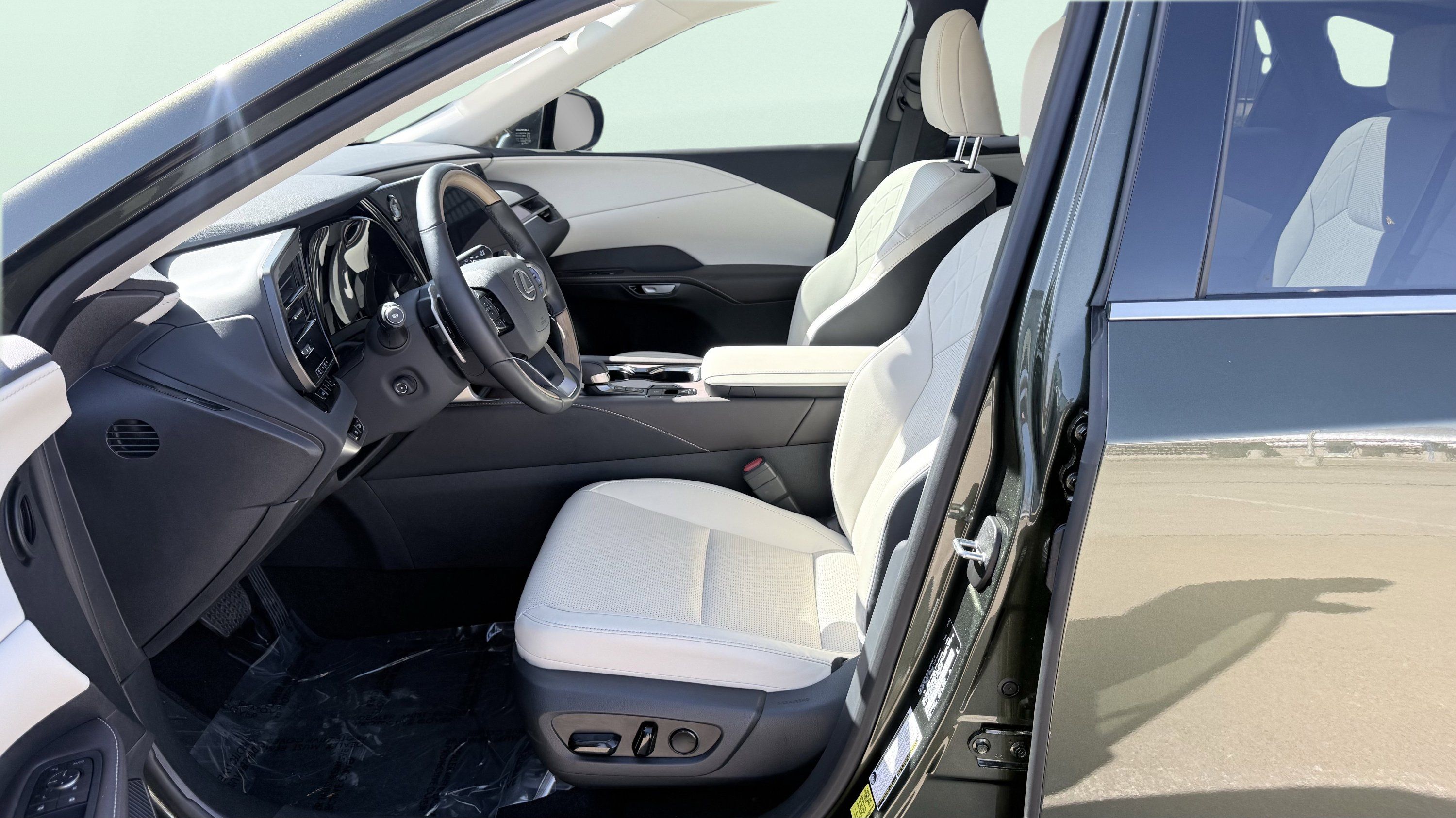 Used 2026 Lexus RX 350 Premium Plus w/ Accessory Package (Z1) FWD image 22