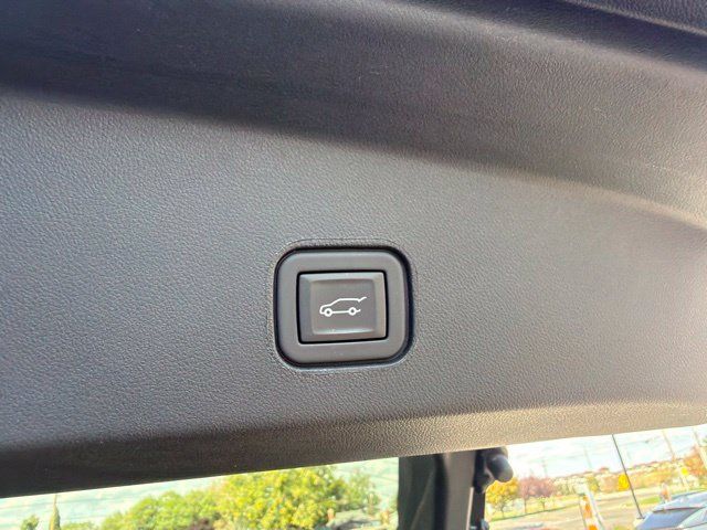 Used 2024 Cadillac Lyriq Tech AWD/4WD image 9