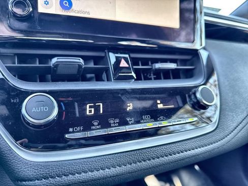 Used 2025 Toyota Corolla SE image 27