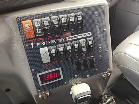 Used 2012 Ford E-450 and Econoline 450 Super Duty w/ Ambulance Prep Pkg image 35