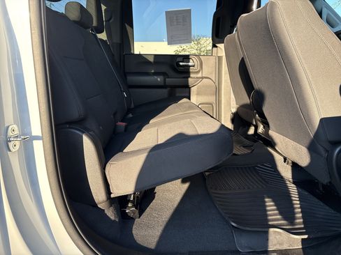 Used 2022 Chevrolet Silverado 2500 Custom w/ Custom Convenience Package AWD/4WD image 16
