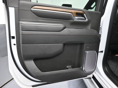 Used 2024 Chevrolet Silverado 3500 High Country w/ High Country Premium Package image 15