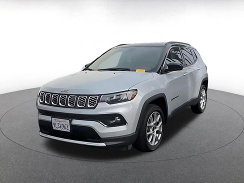 Used 2025 Jeep Compass Limited AWD/4WD image 7