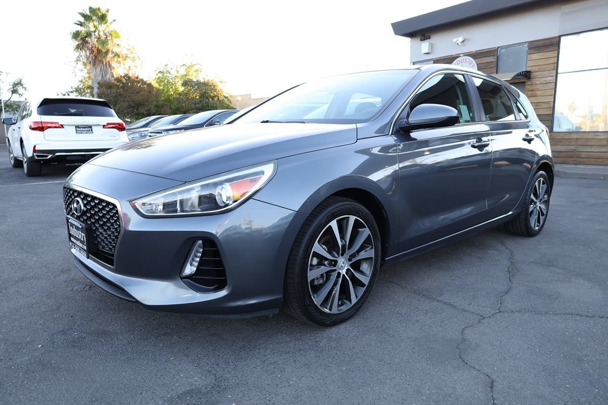 Used 2018 Hyundai Elantra GT FWD image 30