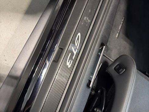 Used 2024 Porsche 911 GT3 RWD image 18