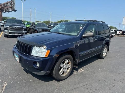Used 2005 Jeep Grand Cherokee Laredo AWD/4WD image 3