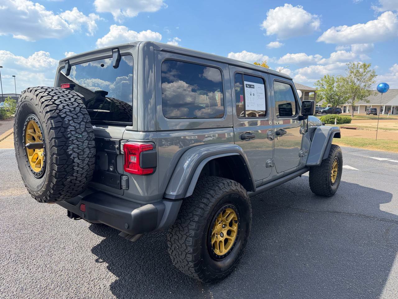 Used 2023 Jeep Wrangler Unlimited Rubicon 392 w/ Xtreme Recon 35" Tire Package AWD/4WD image 4