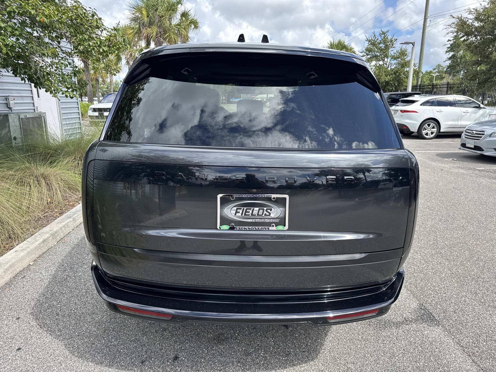 Certified 2023 Land Rover Range Rover Long Wheelbase SE AWD/4WD image 7