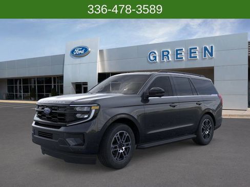 New 2025 Ford Expedition Active image 2