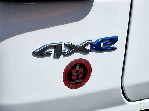 Used 2023 Jeep Wrangler Unlimited Sahara w/ Cold Weather Group image 34