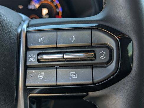 Used 2026 Chevrolet Colorado Trail Boss AWD/4WD image 19