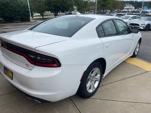 Used 2023 Dodge Charger SXT image 4