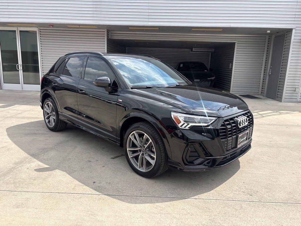 Used 2024 Audi Q3 2.0T Premium w/ Convenience Package AWD/4WD image 6