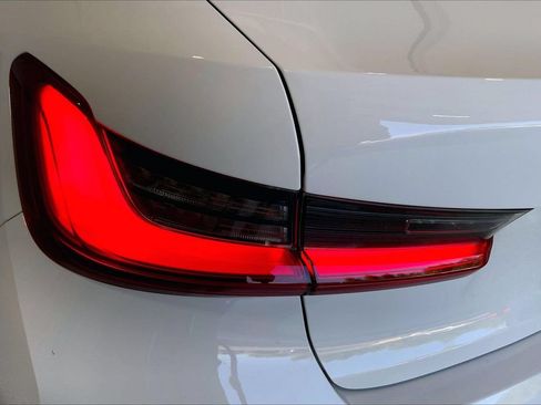 Used 2022 BMW 330i Sedan w/ Convenience Package RWD image 28
