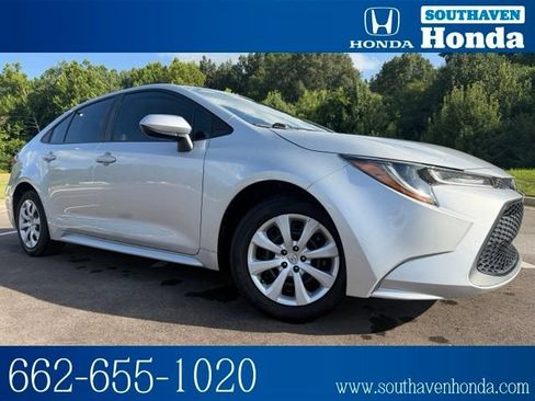 Used 2021 Toyota Corolla LE FWD image 1